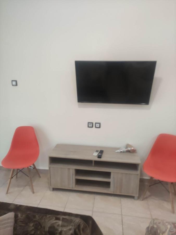 G M 3 Rooms Kentpo In The Heart Of The City Larissa Luaran gambar